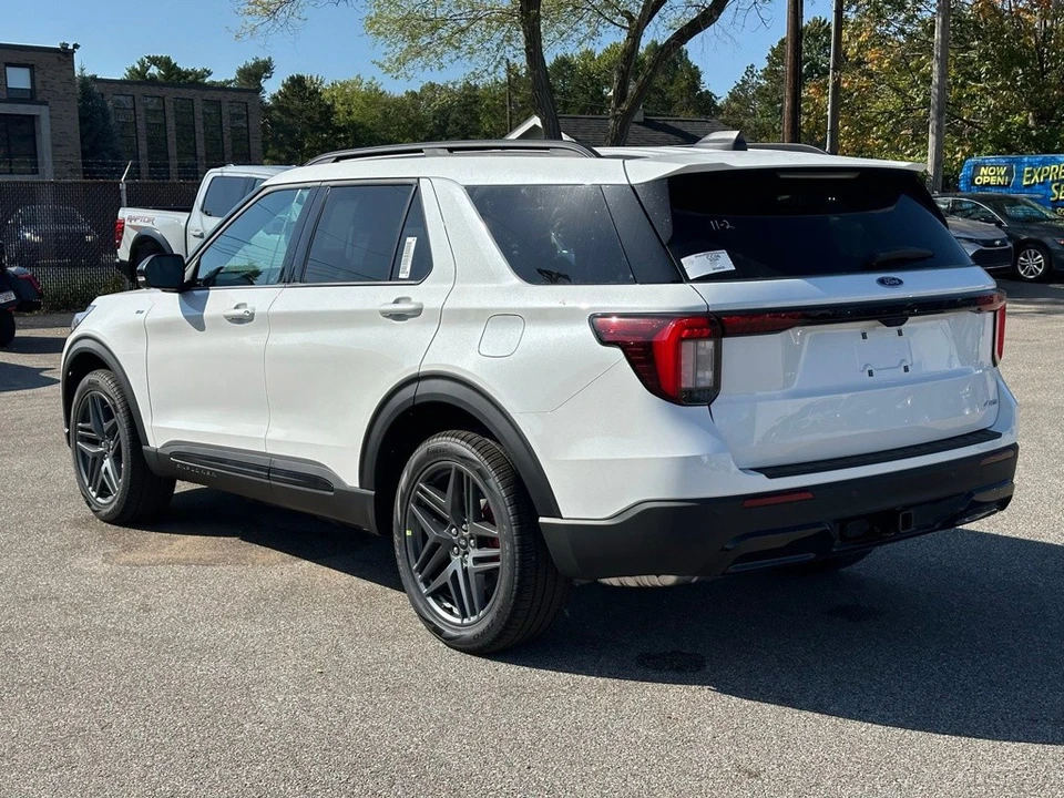 2026 Ford Explorer 6th Gen - Image 3 of 12