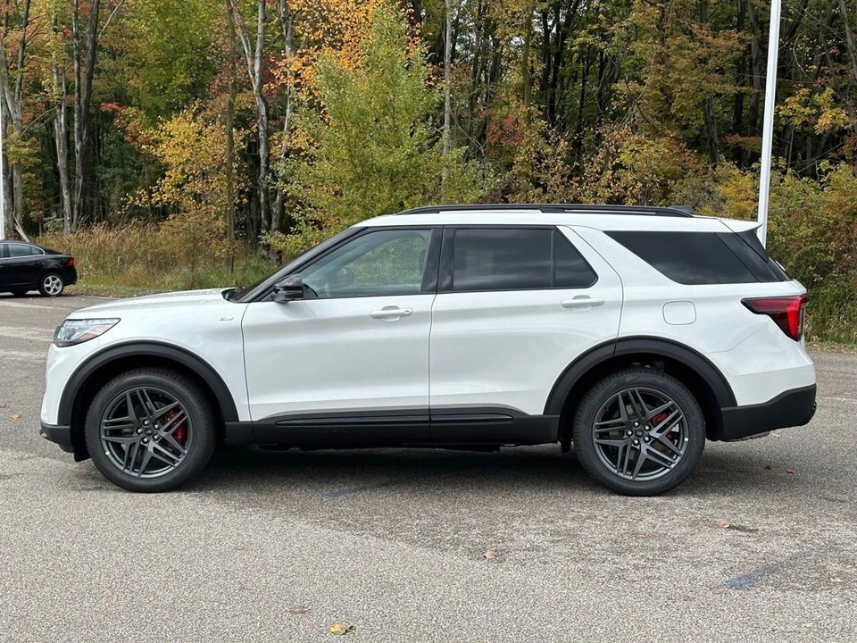 2026 Ford Explorer 6th Gen - Image 2 of 12