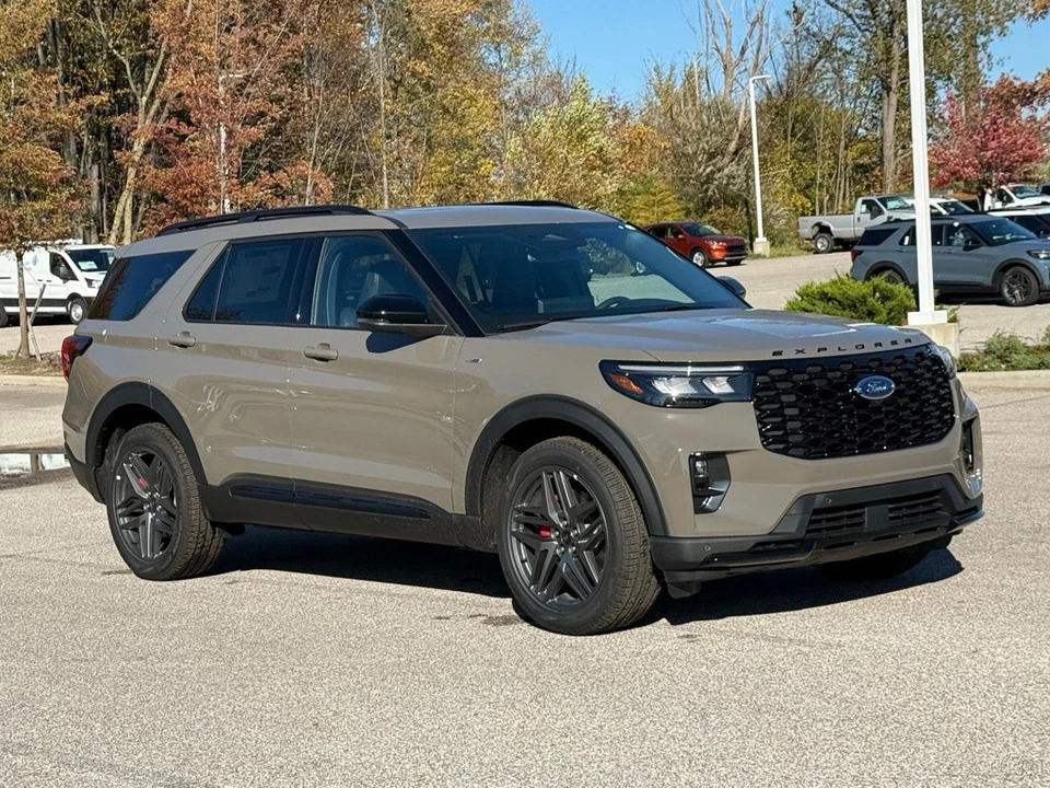 2026 Ford Explorer 6th Gen - Image 9 of 12