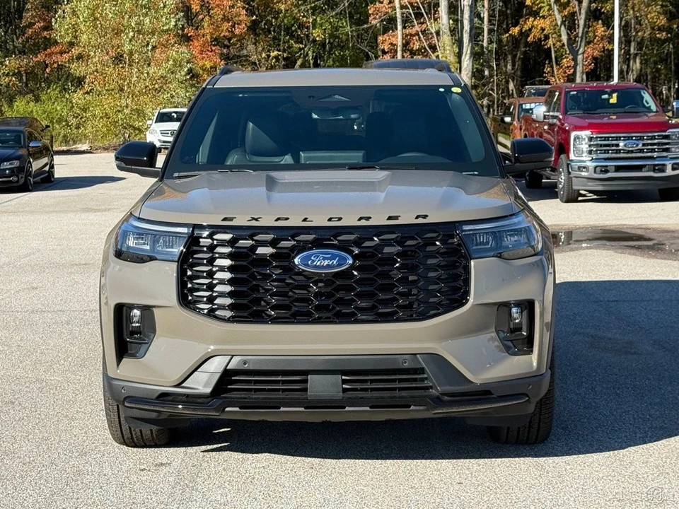 2026 Ford Explorer 6th Gen - Image 10 of 12
