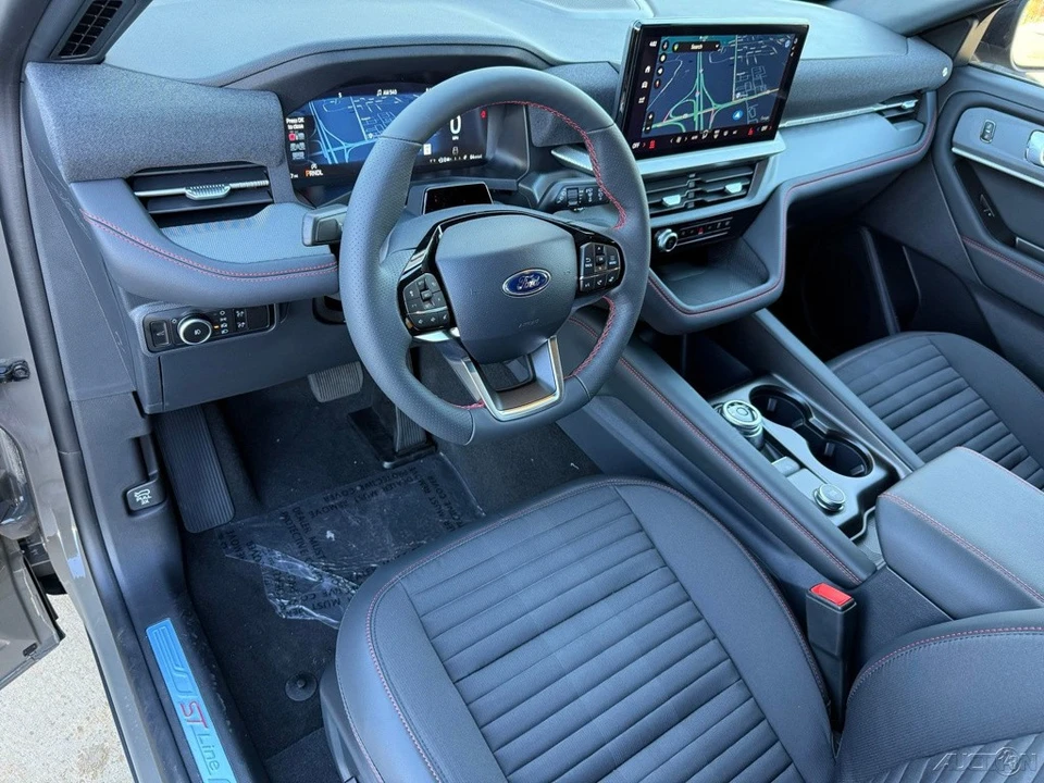 2026 Ford Explorer 6th Gen - Image 14 of 21