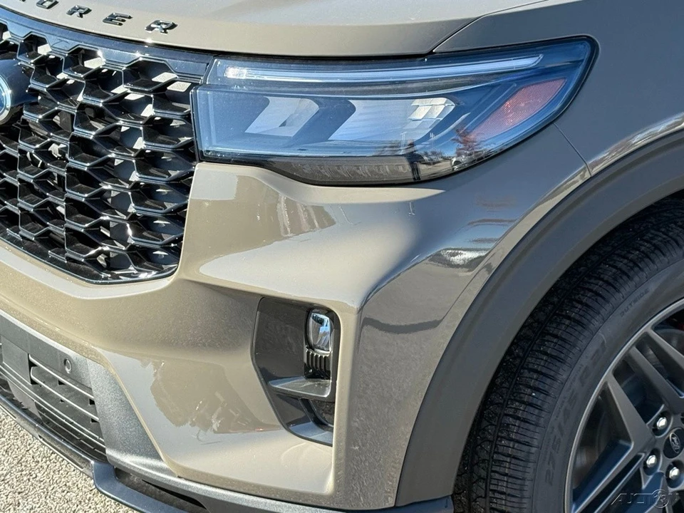 2026 Ford Explorer 6th Gen - Image 11 of 12
