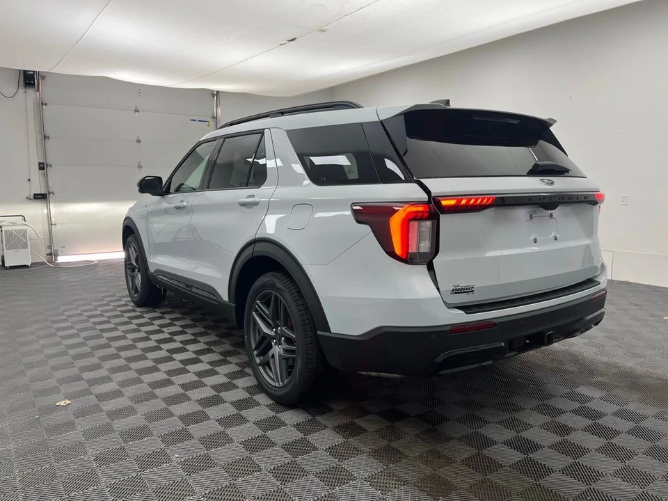 2026 Ford Explorer 6th Gen - Image 12 of 12