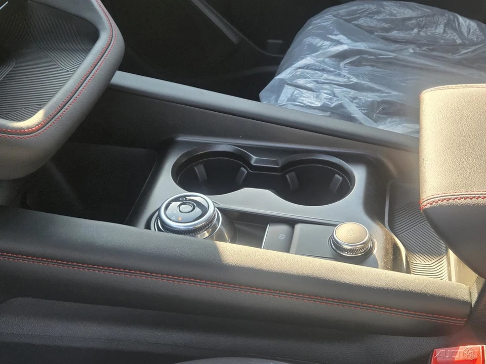 2026 Ford Explorer 6th Gen - Image 9 of 17