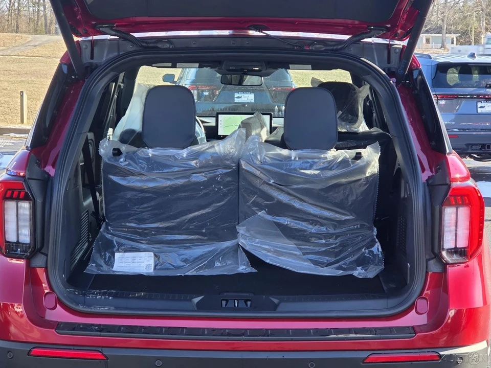 2026 Ford Explorer 6th Gen - Image 4 of 17