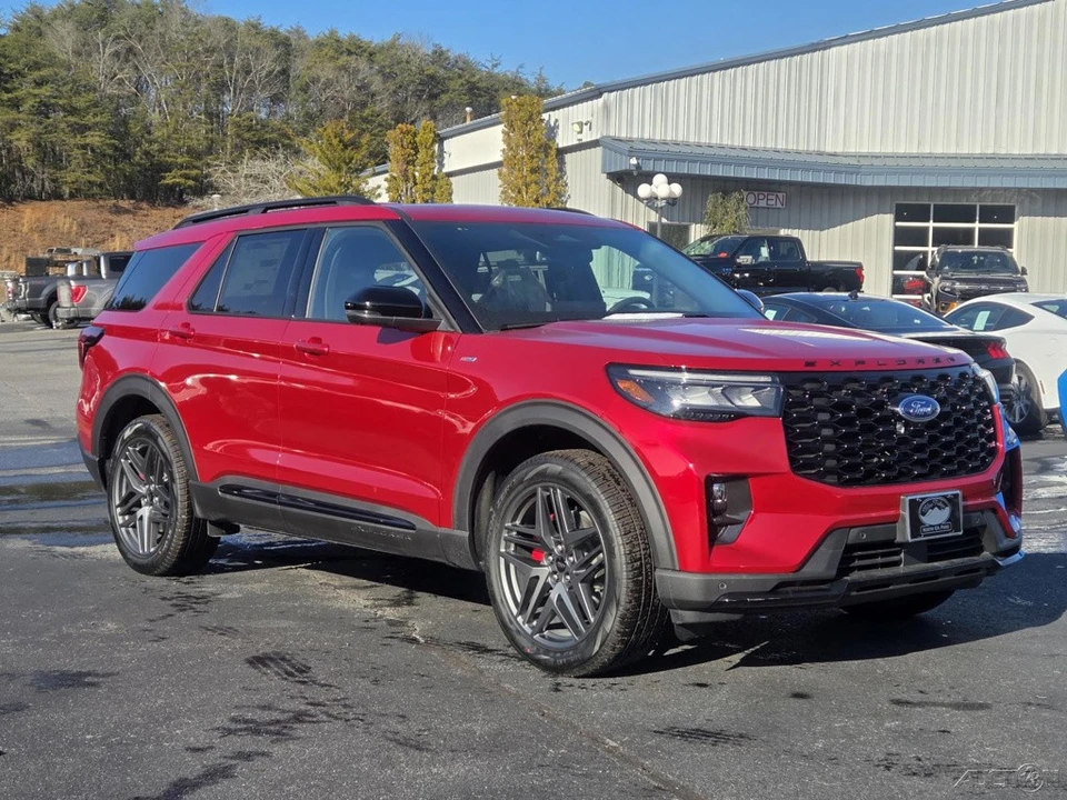 2026 Ford Explorer 6th Gen - Image 2 of 17