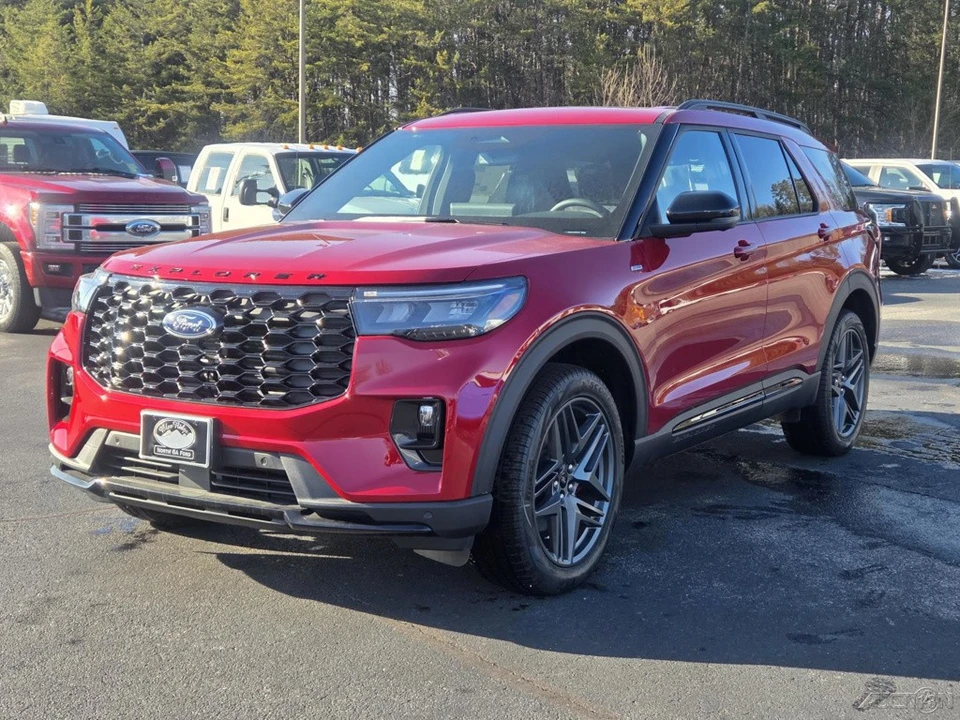 2026 Ford Explorer 6th Gen - Image 14 of 17