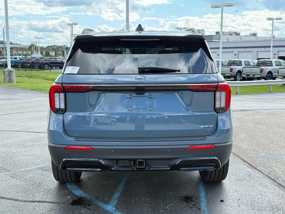 2026 Ford Explorer 6th Gen - Image 5 of 24