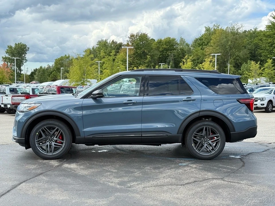 2026 Ford Explorer 6th Gen - Image 2 of 24