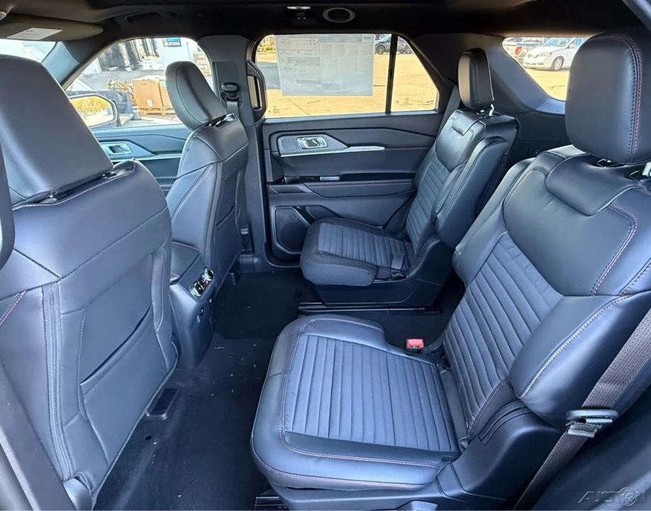 2026 Ford Explorer 6th Gen - Image 15 of 24