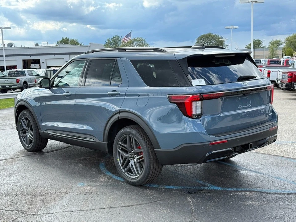 2026 Ford Explorer 6th Gen - Image 3 of 24