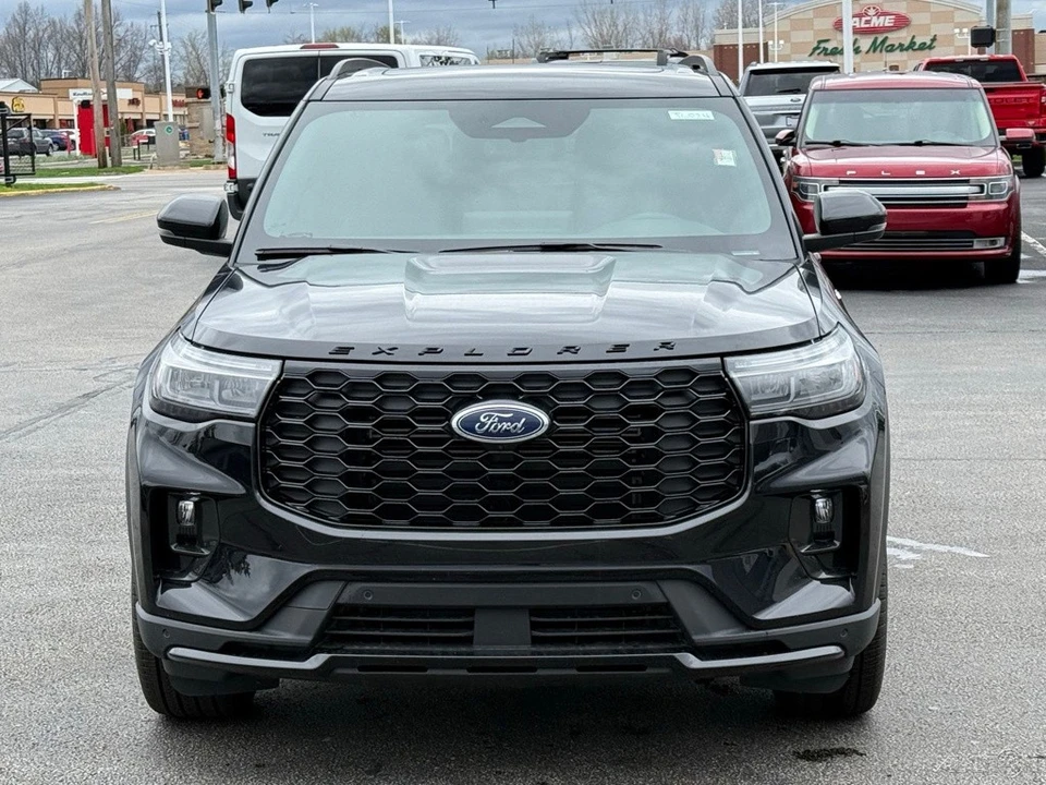 2026 Ford Explorer 6th Gen - Image 10 of 12