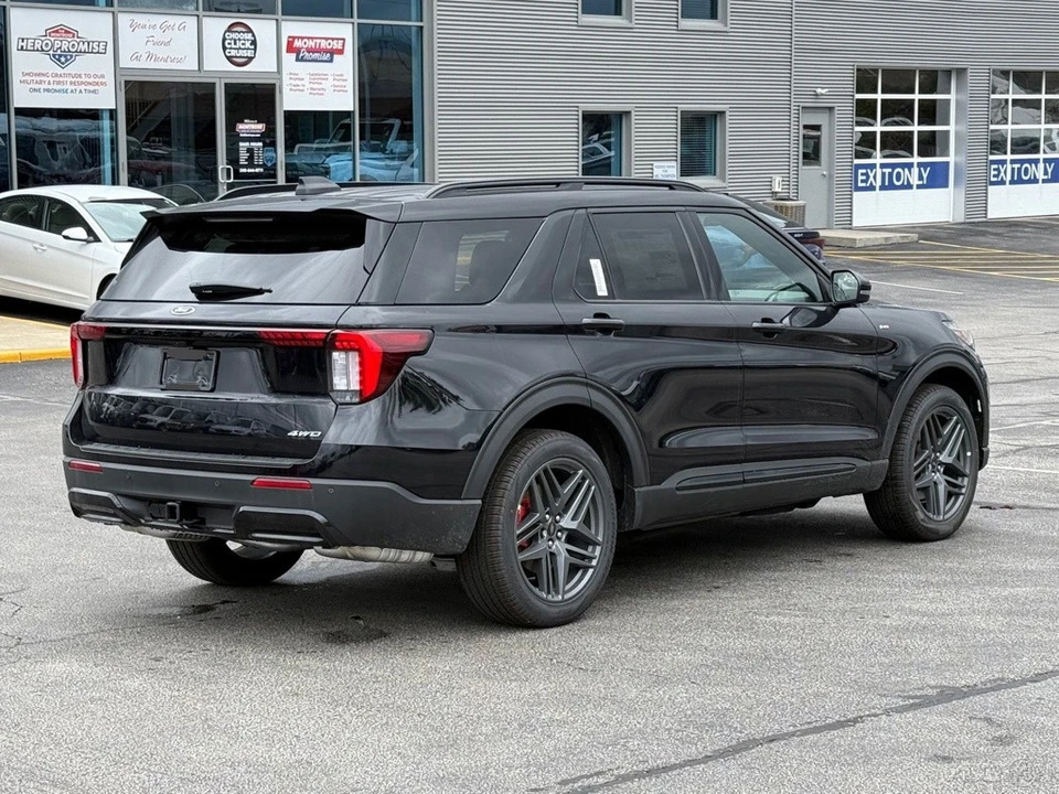 2026 Ford Explorer 6th Gen - Image 6 of 12