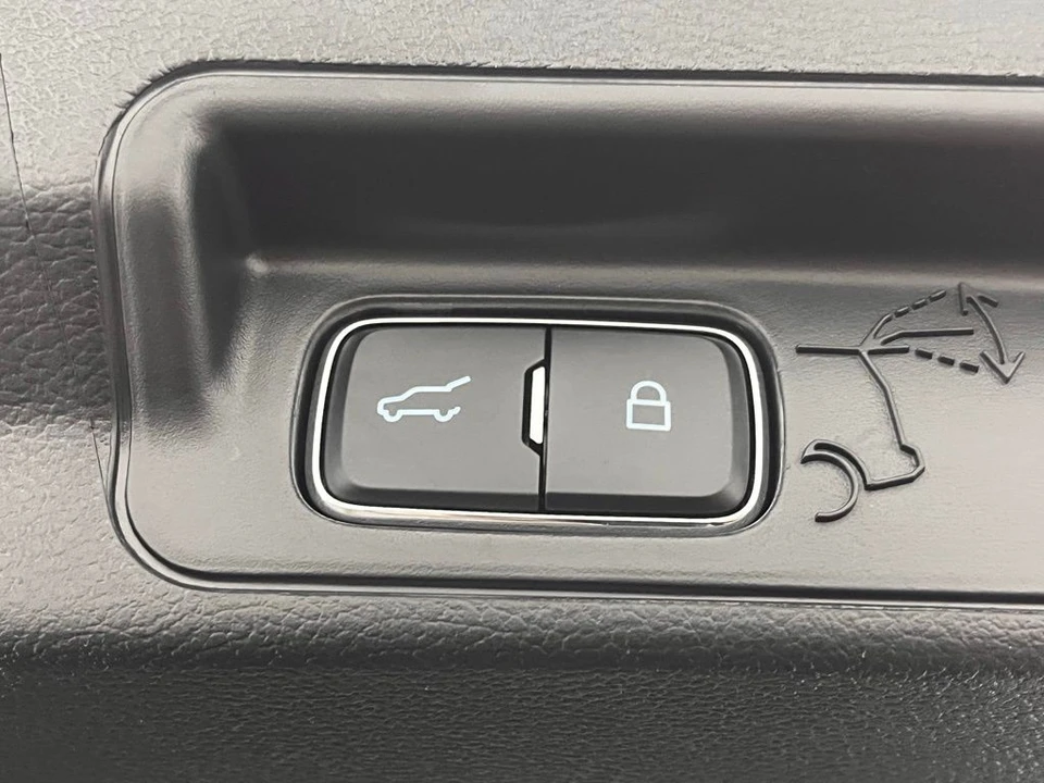 2026 Ford Explorer 6th Gen - Image 10 of 12
