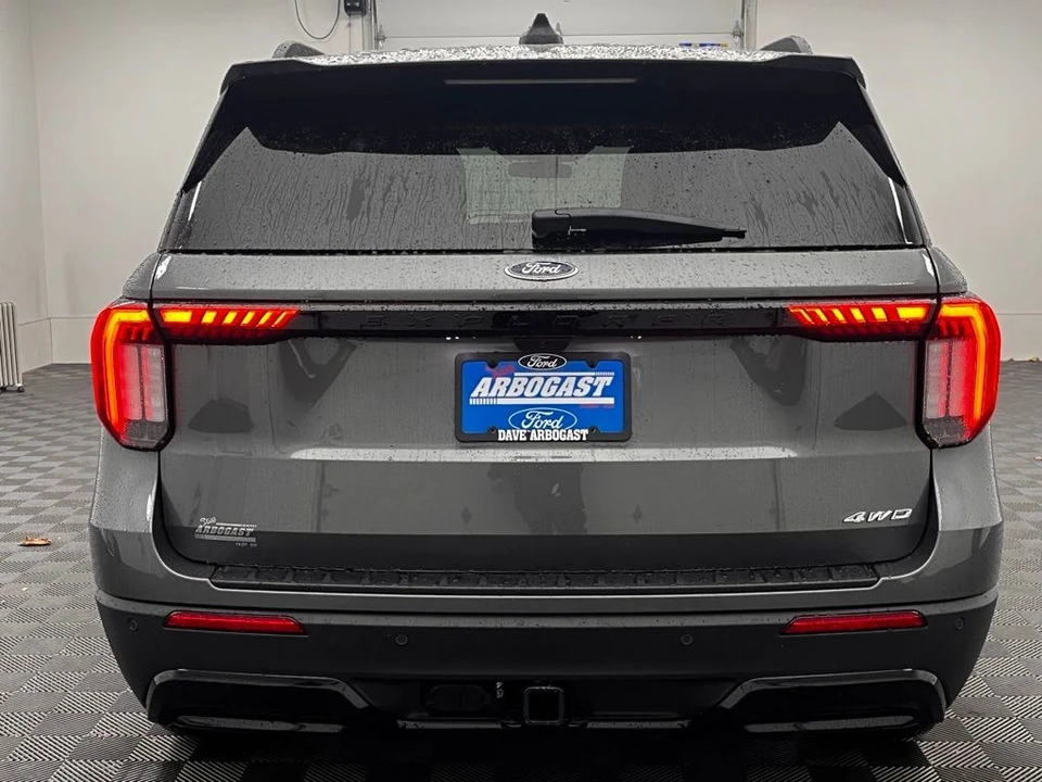 2026 Ford Explorer 6th Gen - Image 8 of 12