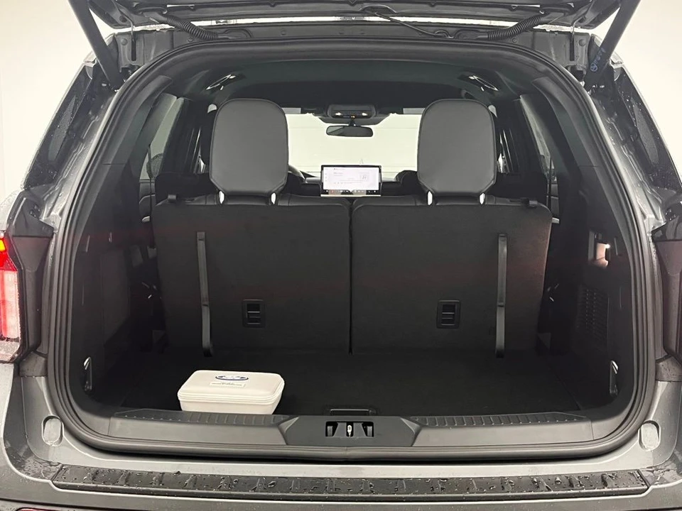 2026 Ford Explorer 6th Gen - Image 7 of 12