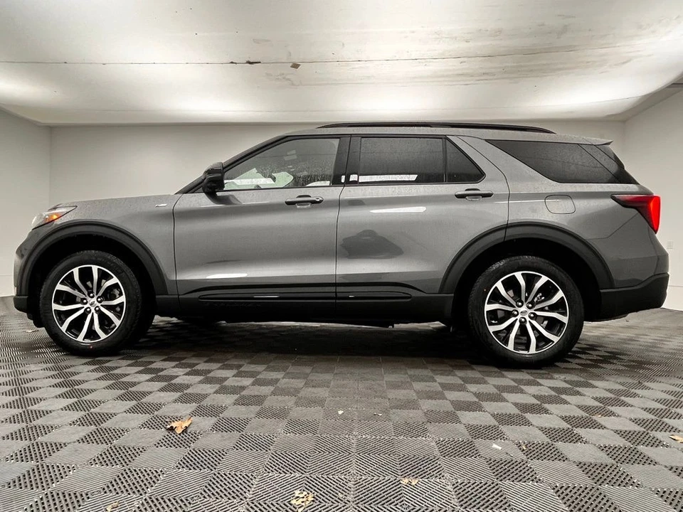 2026 Ford Explorer 6th Gen - Image 12 of 12