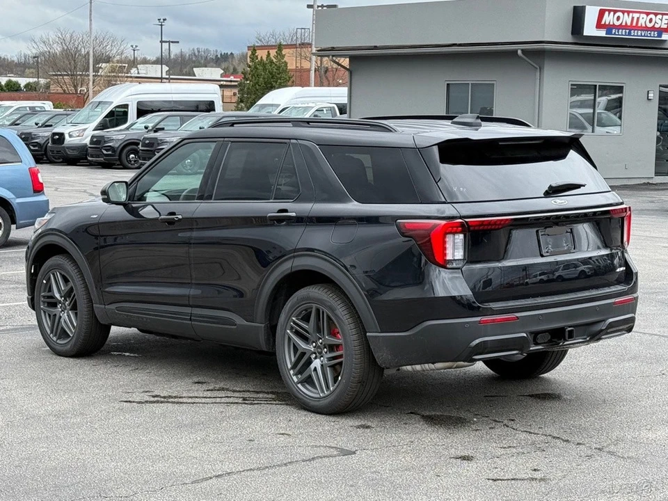 2026 Ford Explorer 6th Gen - Image 3 of 12