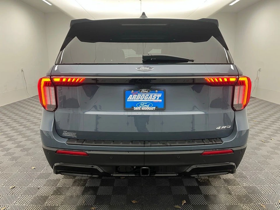 2026 Ford Explorer 6th Gen - Image 10 of 12