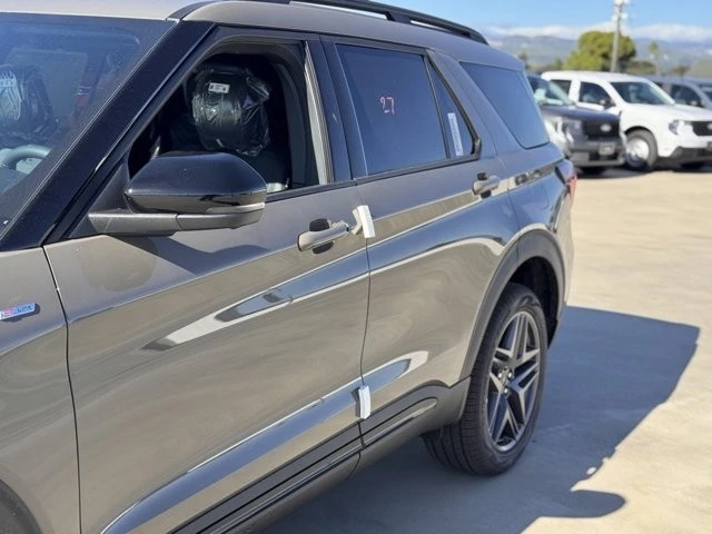 2026 Ford Explorer 6th Gen - Image 9 of 12