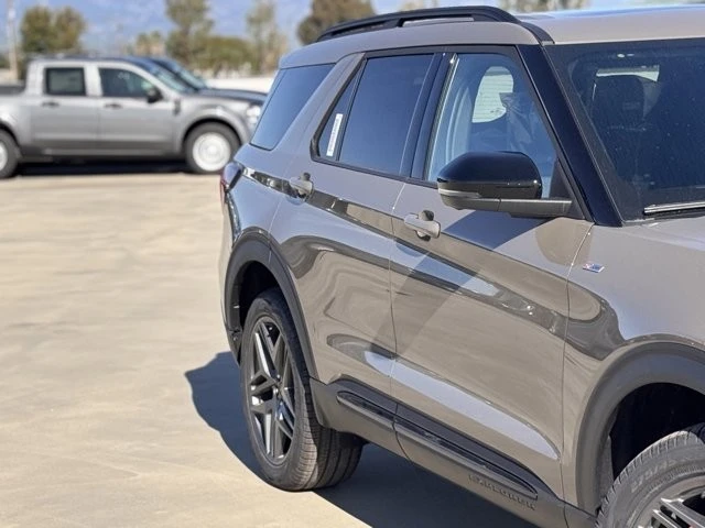 2026 Ford Explorer 6th Gen - Image 5 of 12