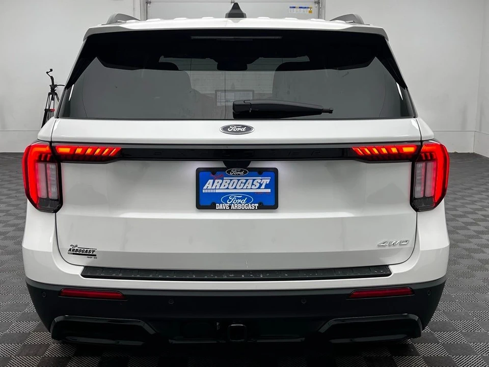 2026 Ford Explorer 6th Gen - Image 9 of 12