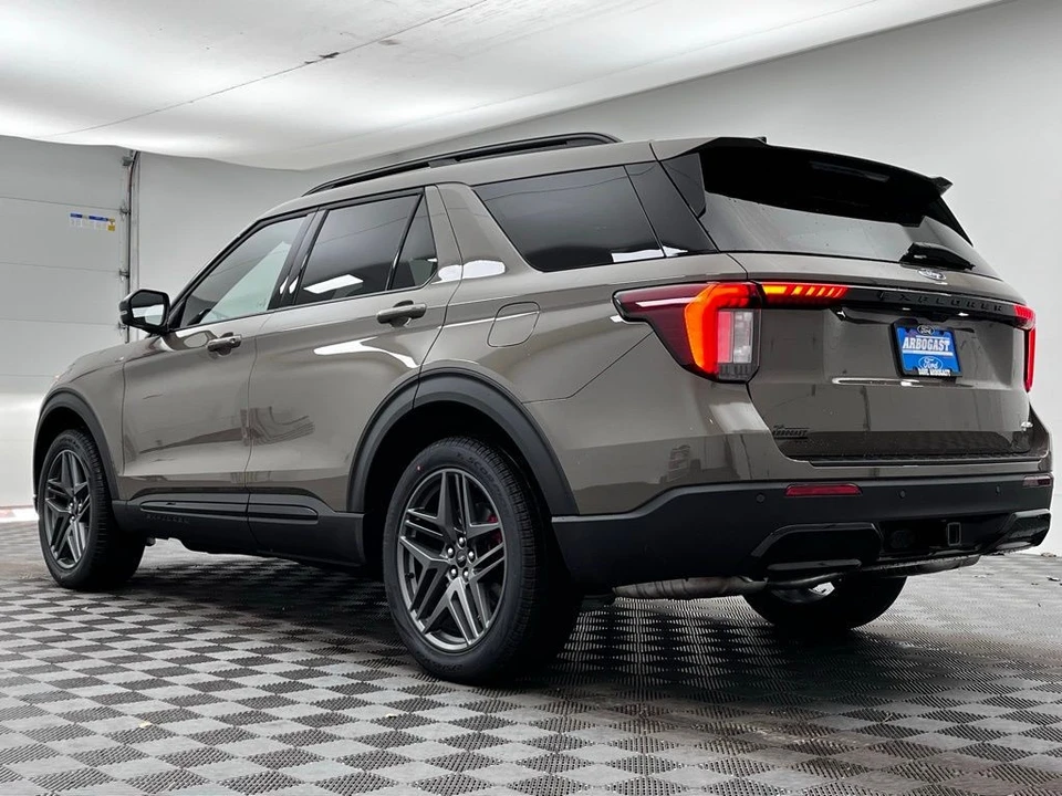 2026 Ford Explorer 6th Gen - Image 12 of 12