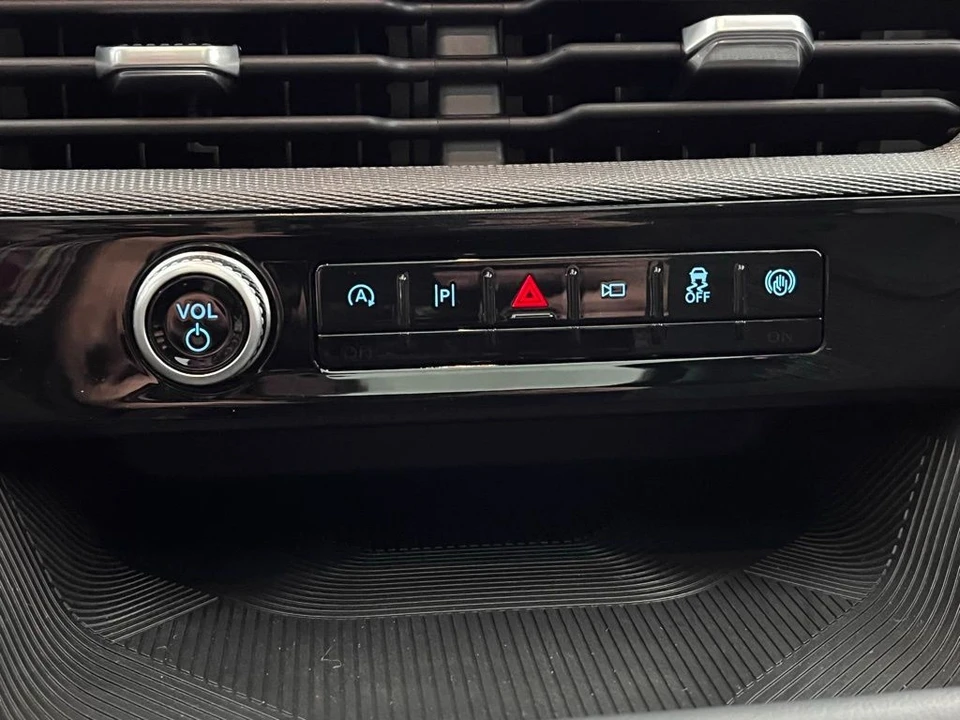 2026 Ford Explorer 6th Gen - Image 6 of 12