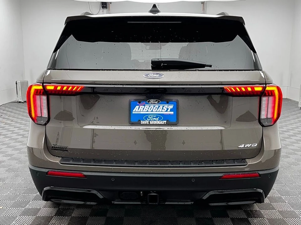 2026 Ford Explorer 6th Gen - Image 9 of 12