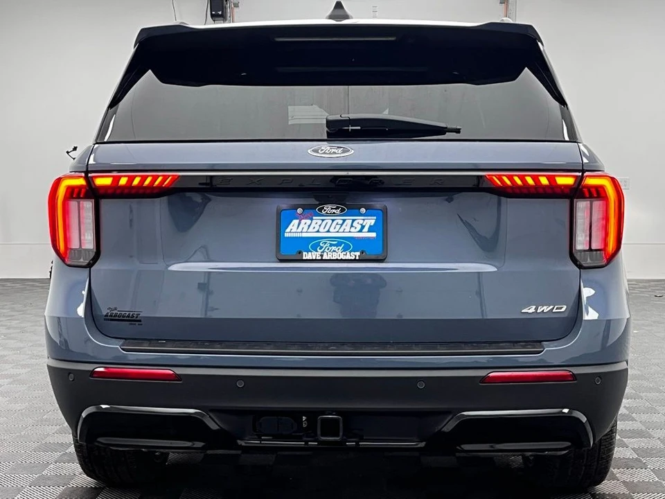 2026 Ford Explorer 6th Gen - Image 9 of 12
