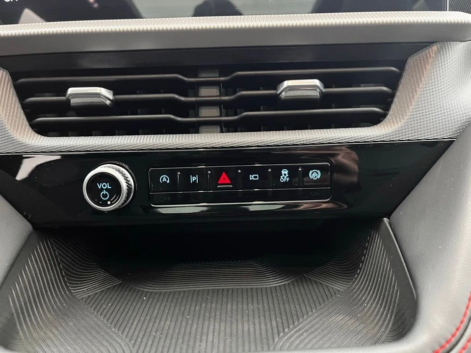 2026 Ford Explorer 6th Gen - Image 6 of 12