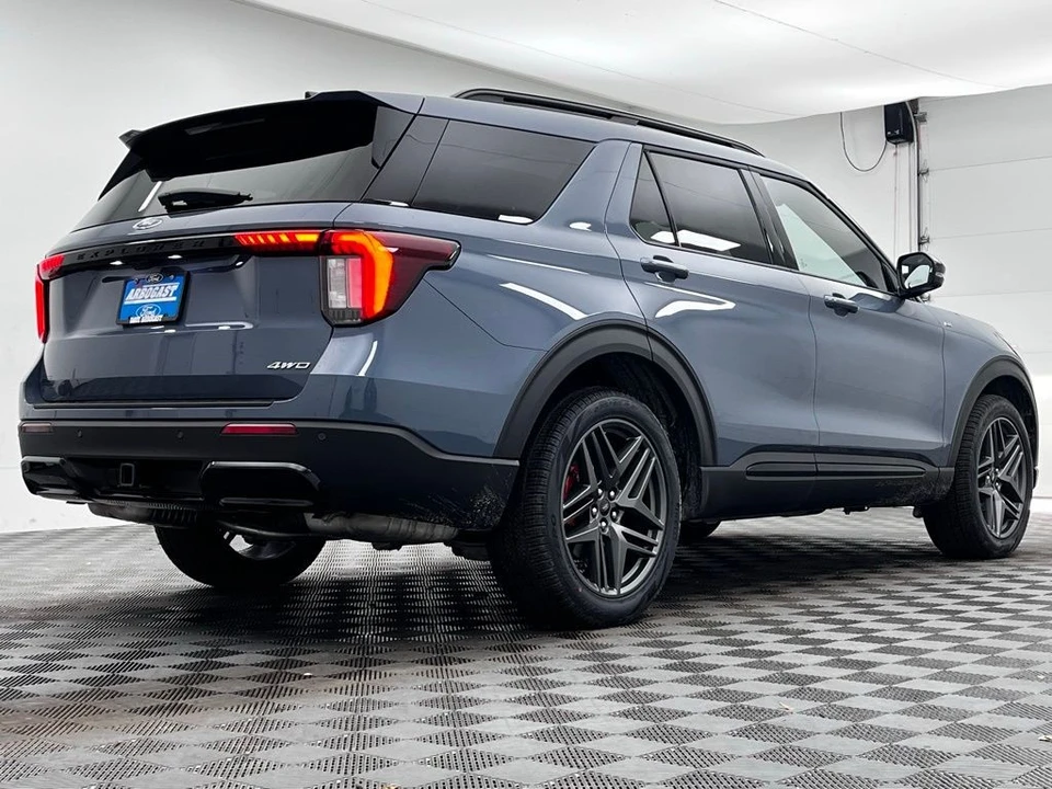 2026 Ford Explorer 6th Gen - Image 8 of 12