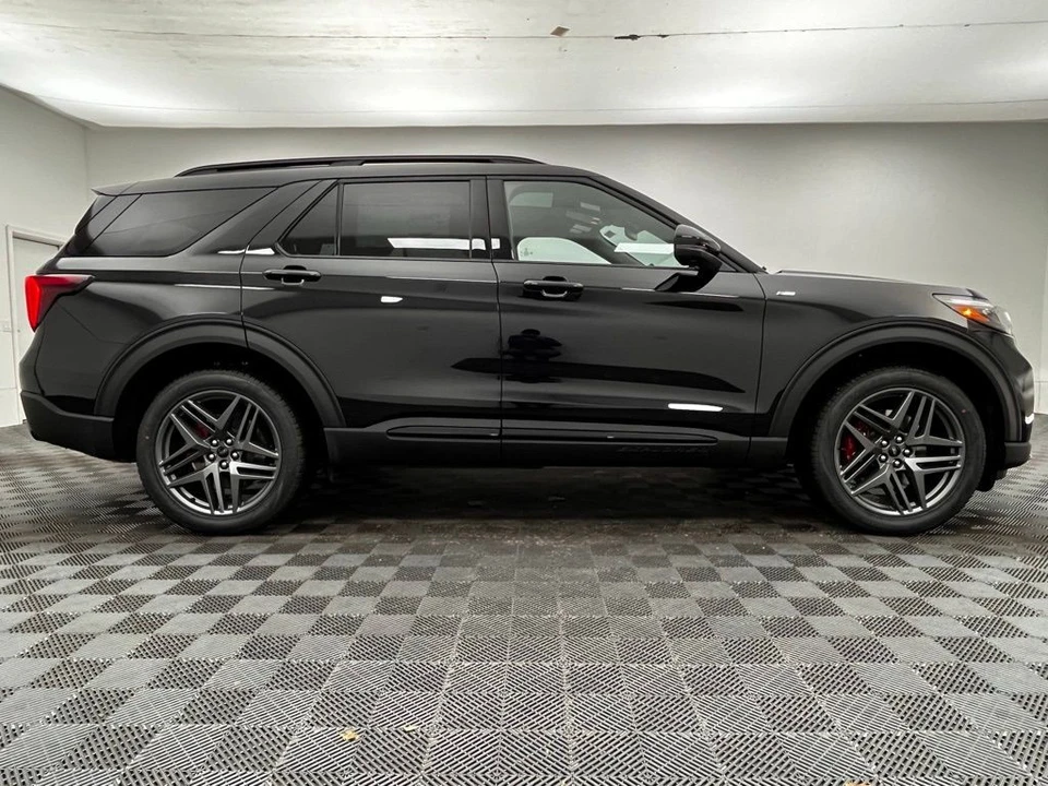 2026 Ford Explorer 6th Gen - Image 7 of 12