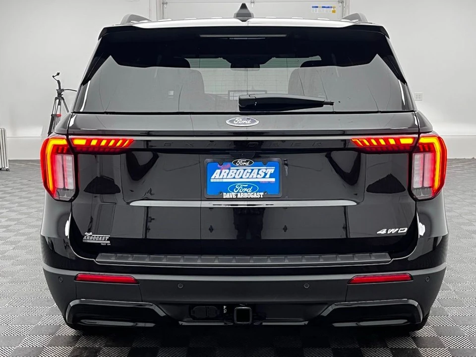 2026 Ford Explorer 6th Gen - Image 9 of 12
