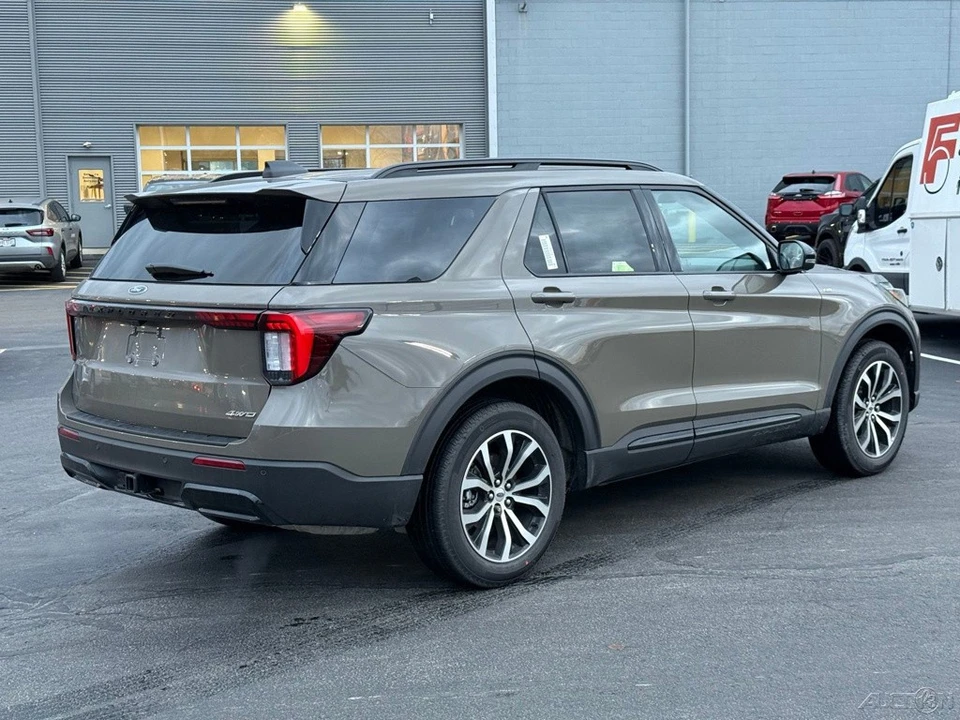 2026 Ford Explorer 6th Gen - Image 6 of 12