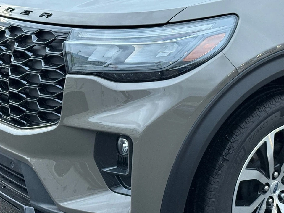 2026 Ford Explorer 6th Gen - Image 11 of 12