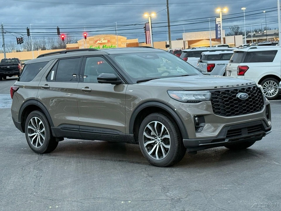 2026 Ford Explorer 6th Gen - Image 9 of 12