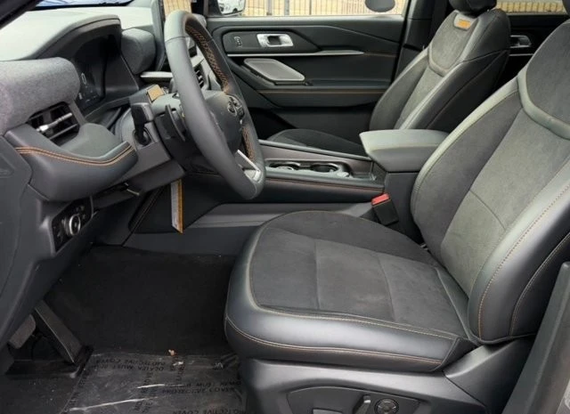 2026 Ford Explorer 6th Gen - Image 16 of 31
