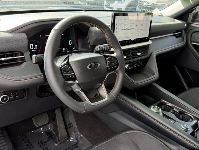 2026 Ford Explorer 6th Gen - Image 28 of 31