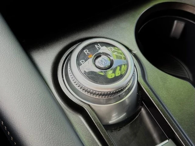 2026 Ford Explorer 6th Gen - Image 27 of 31