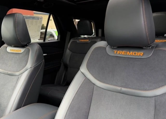 2026 Ford Explorer 6th Gen - Image 17 of 31