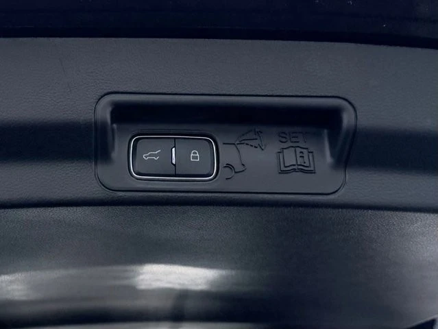 2026 Ford Explorer 6th Gen - Image 11 of 31