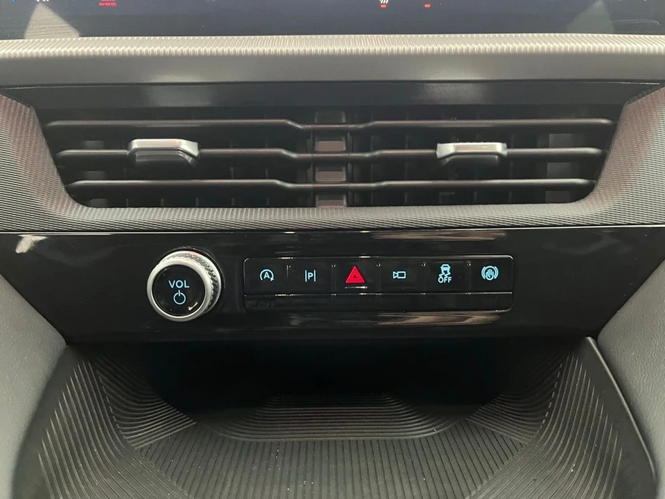 2026 Ford Explorer 6th Gen - Image 4 of 12