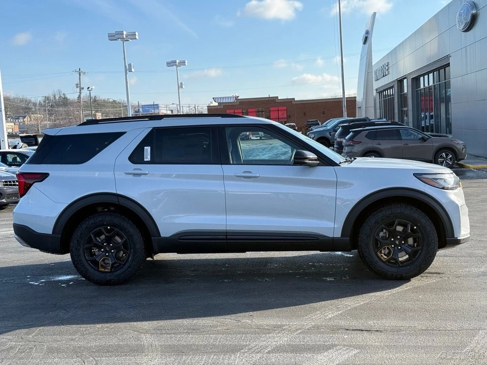 2026 Ford Explorer 6th Gen - Image 7 of 12