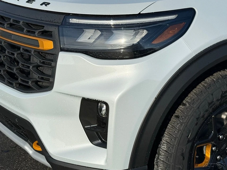 2026 Ford Explorer 6th Gen - Image 9 of 12
