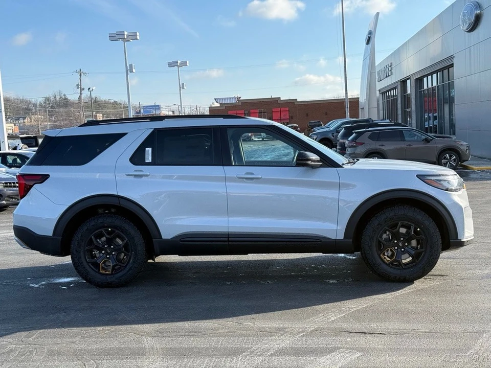 2026 Ford Explorer 6th Gen - Image 7 of 12