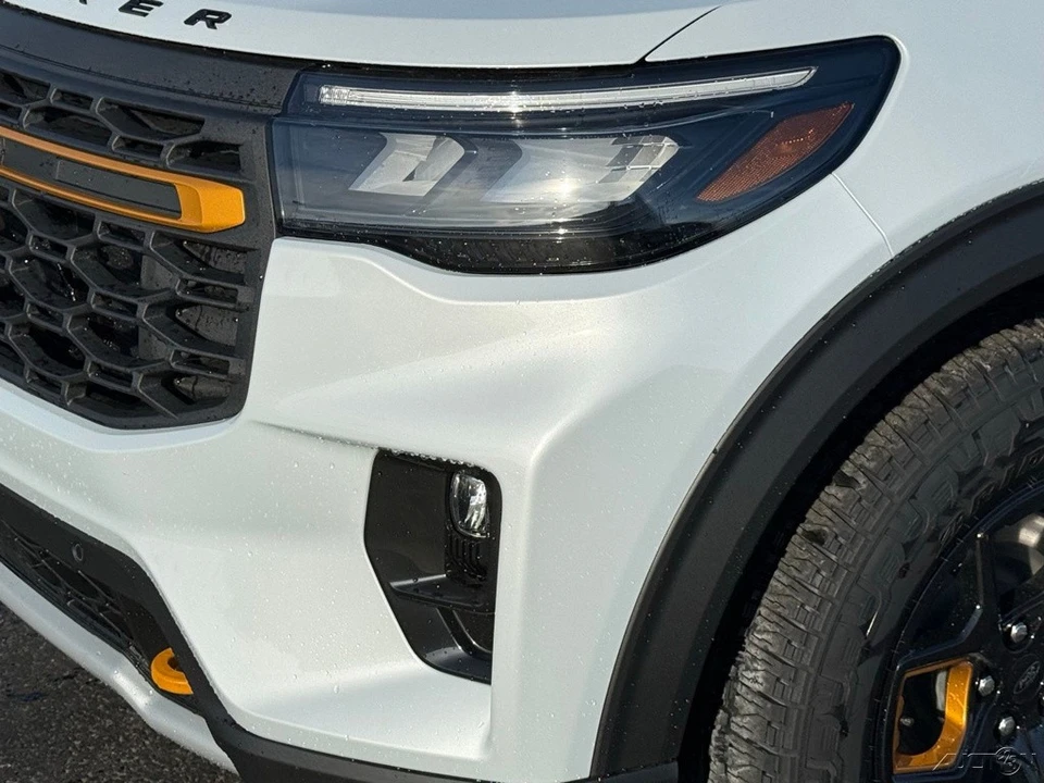 2026 Ford Explorer 6th Gen - Image 11 of 12
