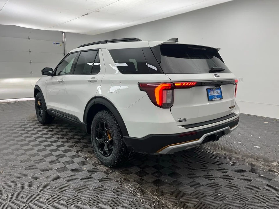 2026 Ford Explorer 6th Gen - Image 11 of 12