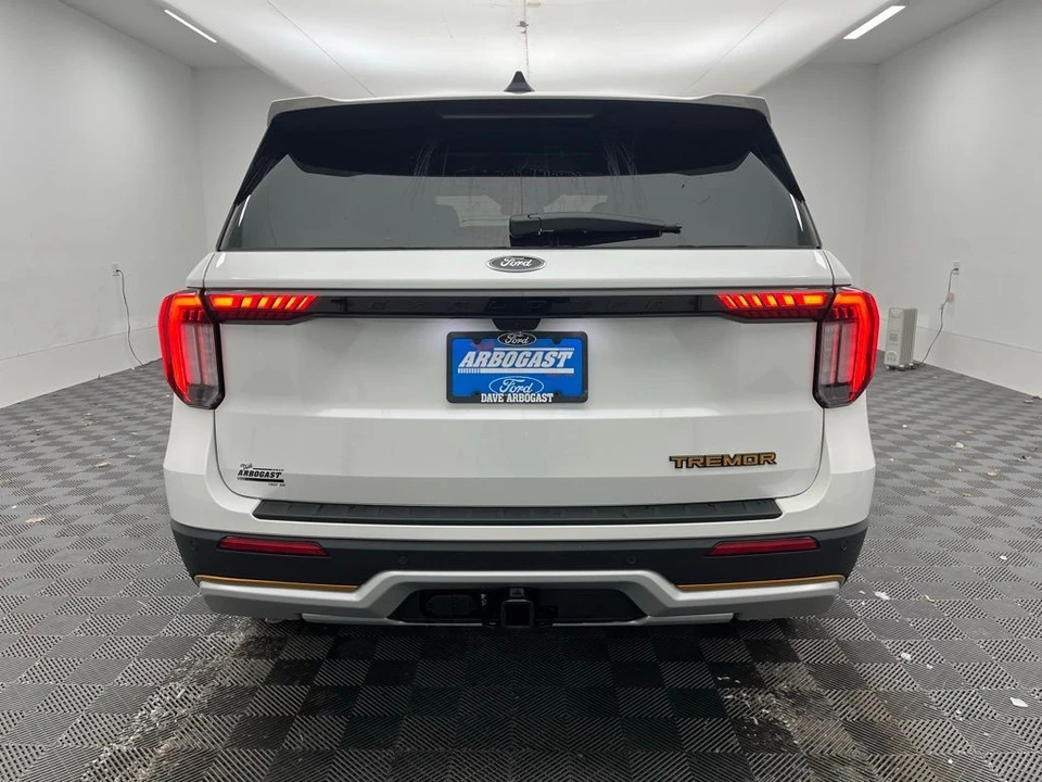 2026 Ford Explorer 6th Gen - Image 8 of 12