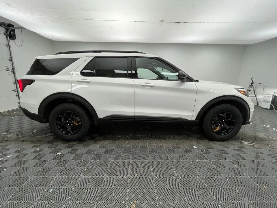 2026 Ford Explorer 6th Gen - Image 6 of 12